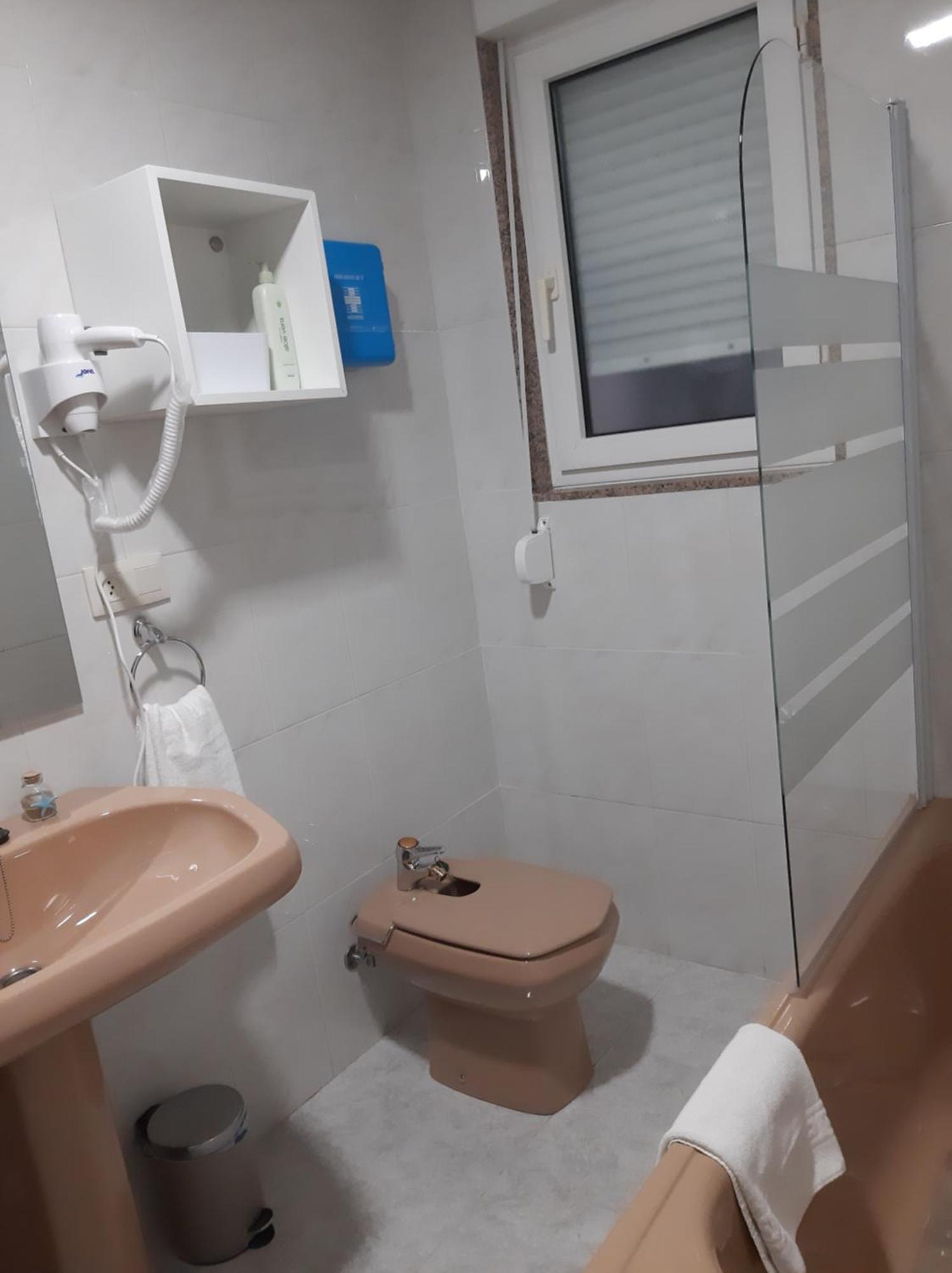 Apartamento Elena Centrico Con Wifi Cangas de Onis Bagian luar foto