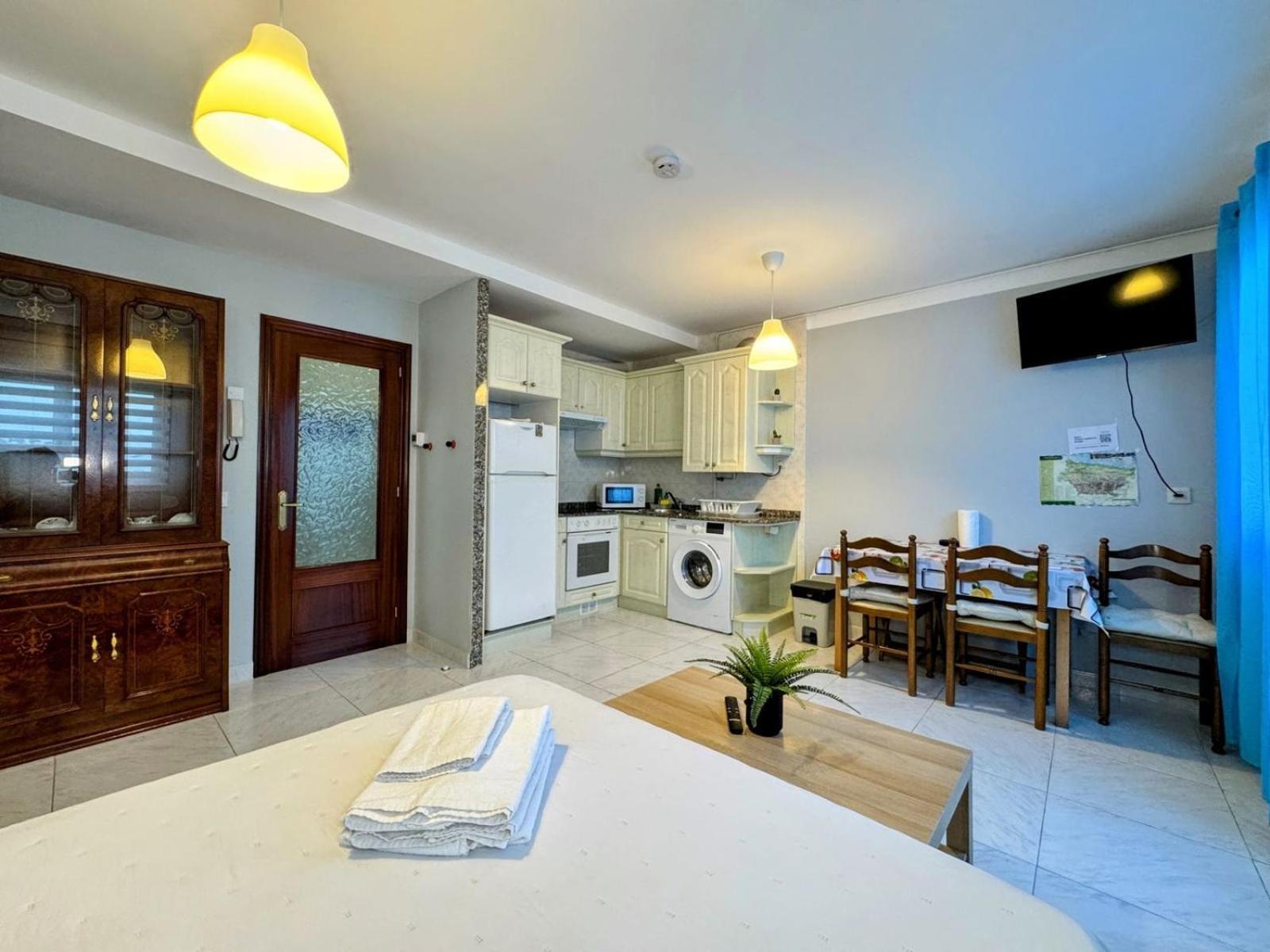 Apartamento Elena Centrico Con Wifi Cangas de Onis Bagian luar foto