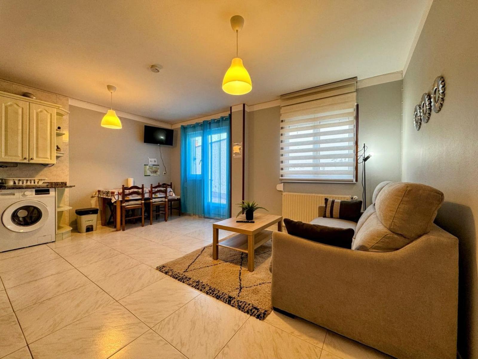 Apartamento Elena Centrico Con Wifi Cangas de Onis Bagian luar foto